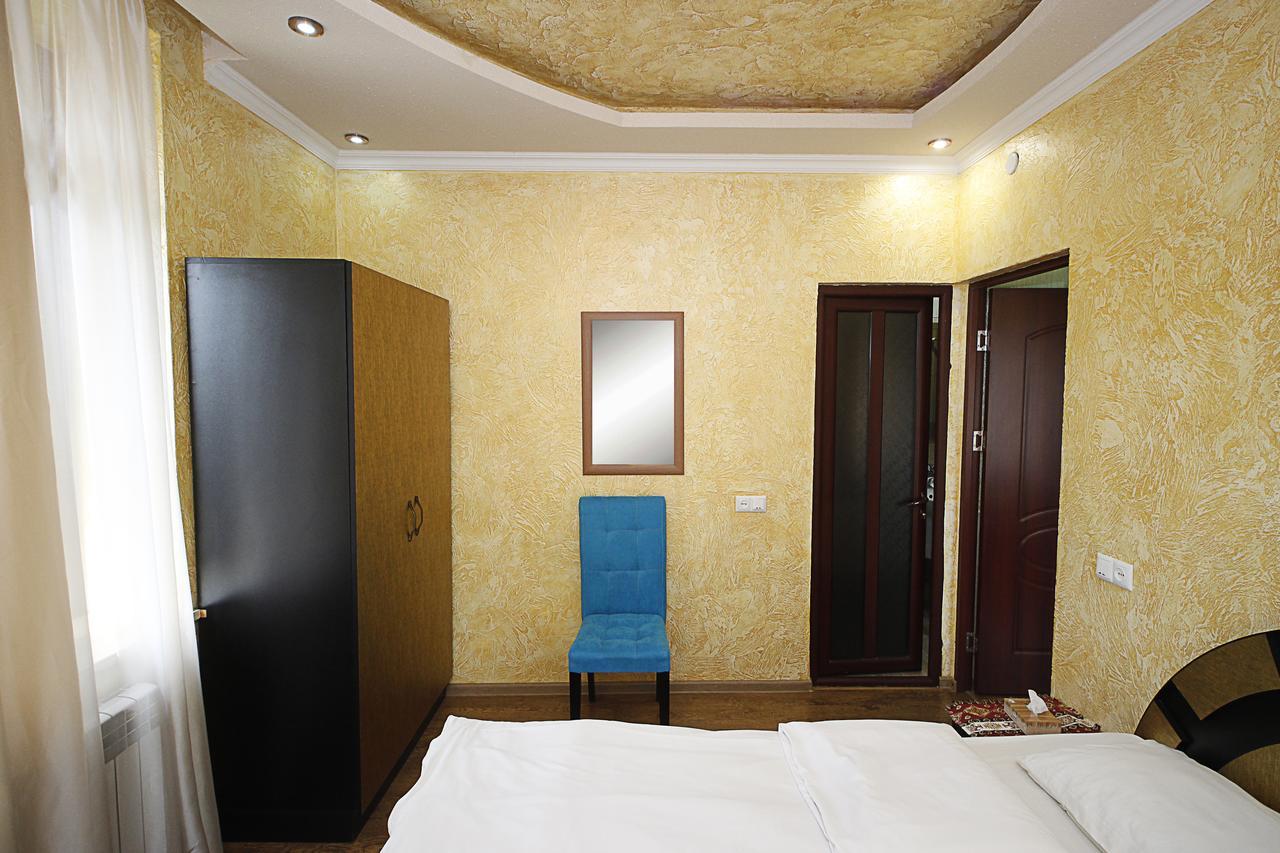 Planet Hotel Erévan Extérieur photo
