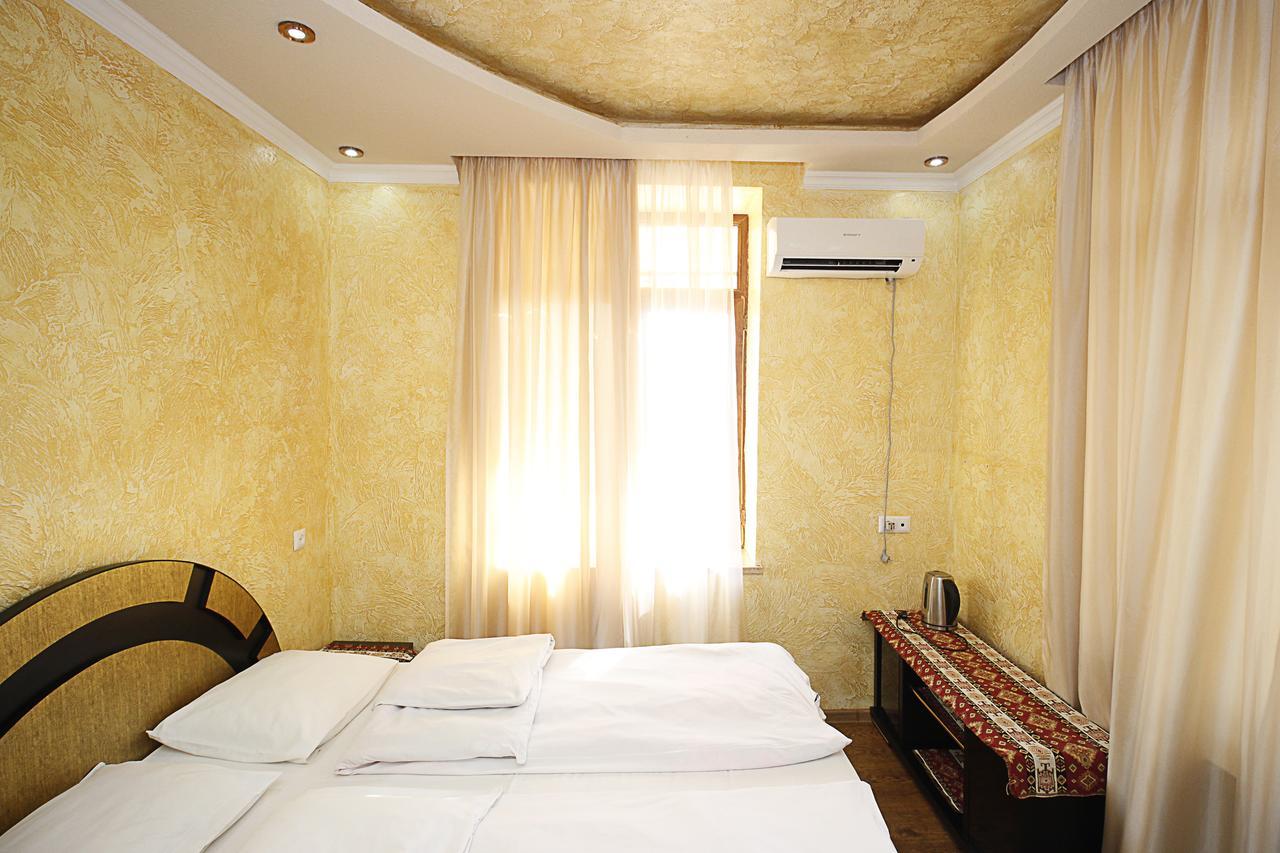 Planet Hotel Erévan Extérieur photo